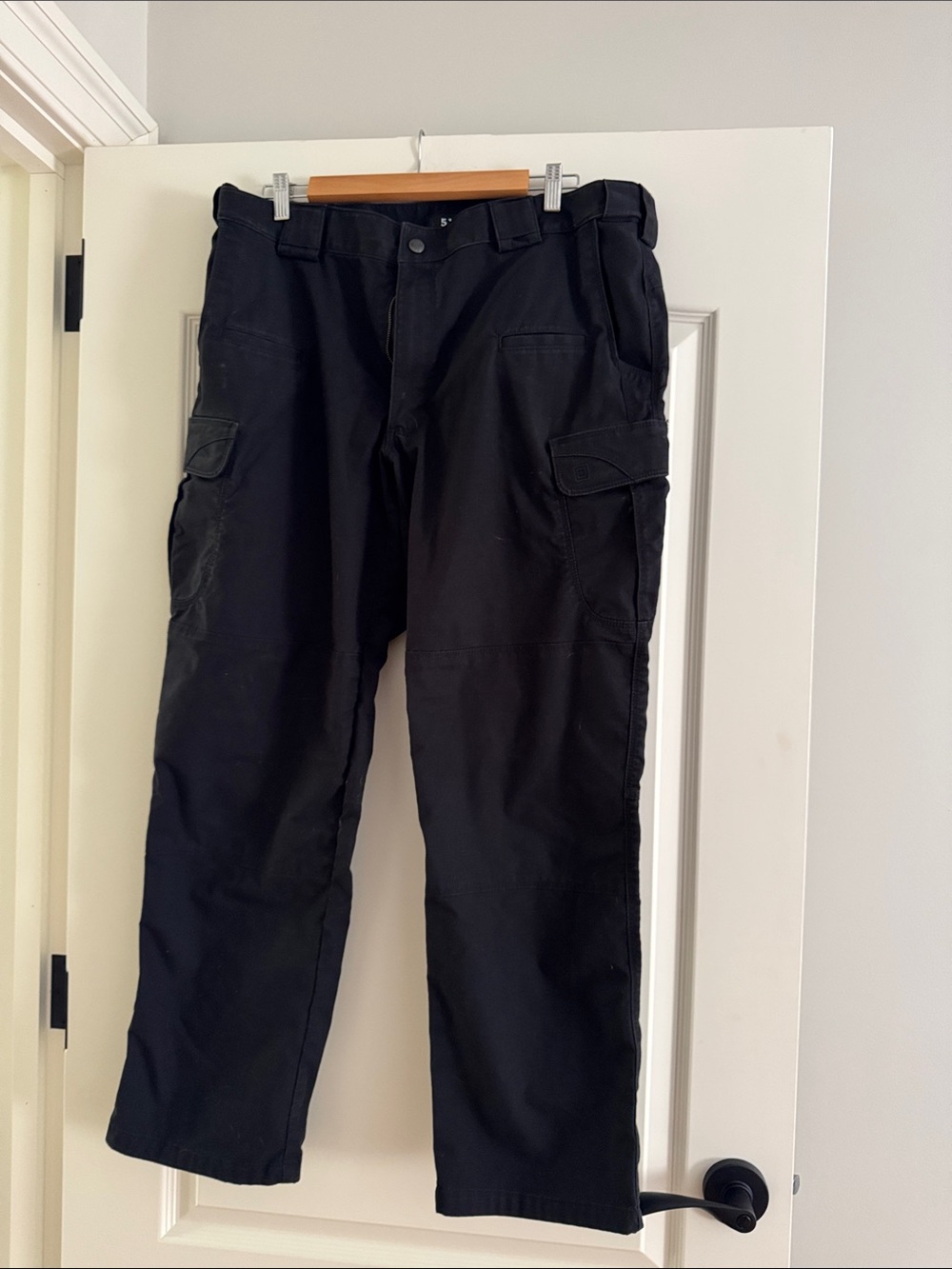 Men's Black Cargo Pants - Durable Everyday Workwear 38 32